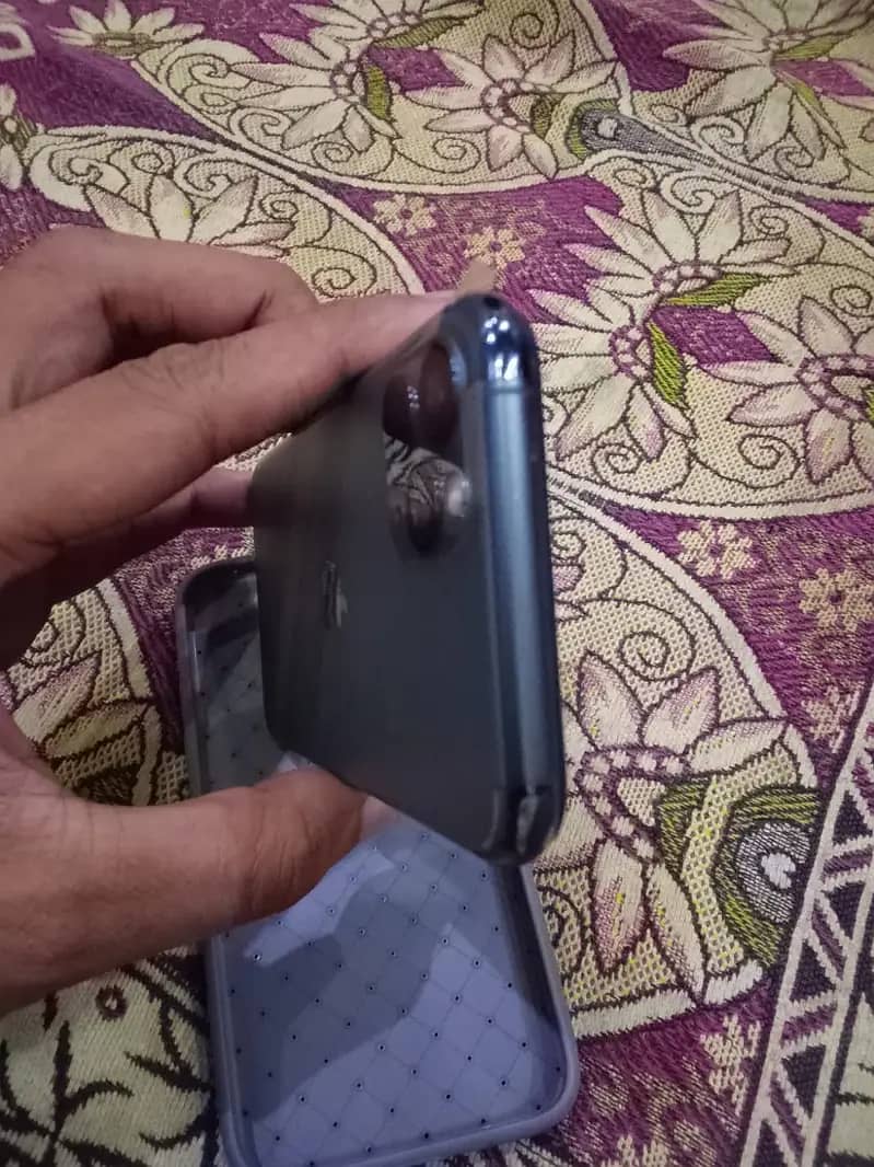 Apple iPhone 11 pro 2