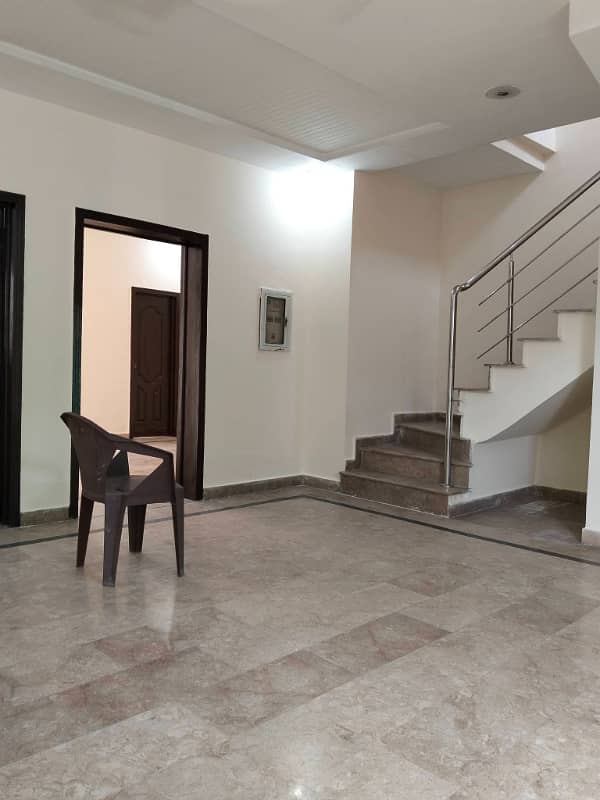 1 Kanal Upper Portion Separate Gate 13