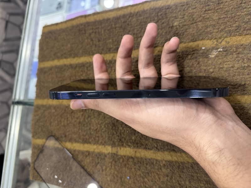 Apple iPhone 12 Pro Max 5