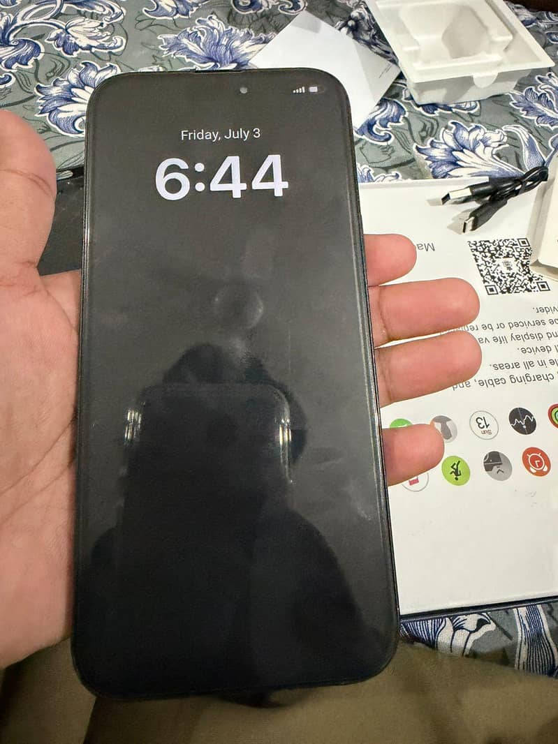 Apple iPhone 16 Pro Max likewise android mobile 5