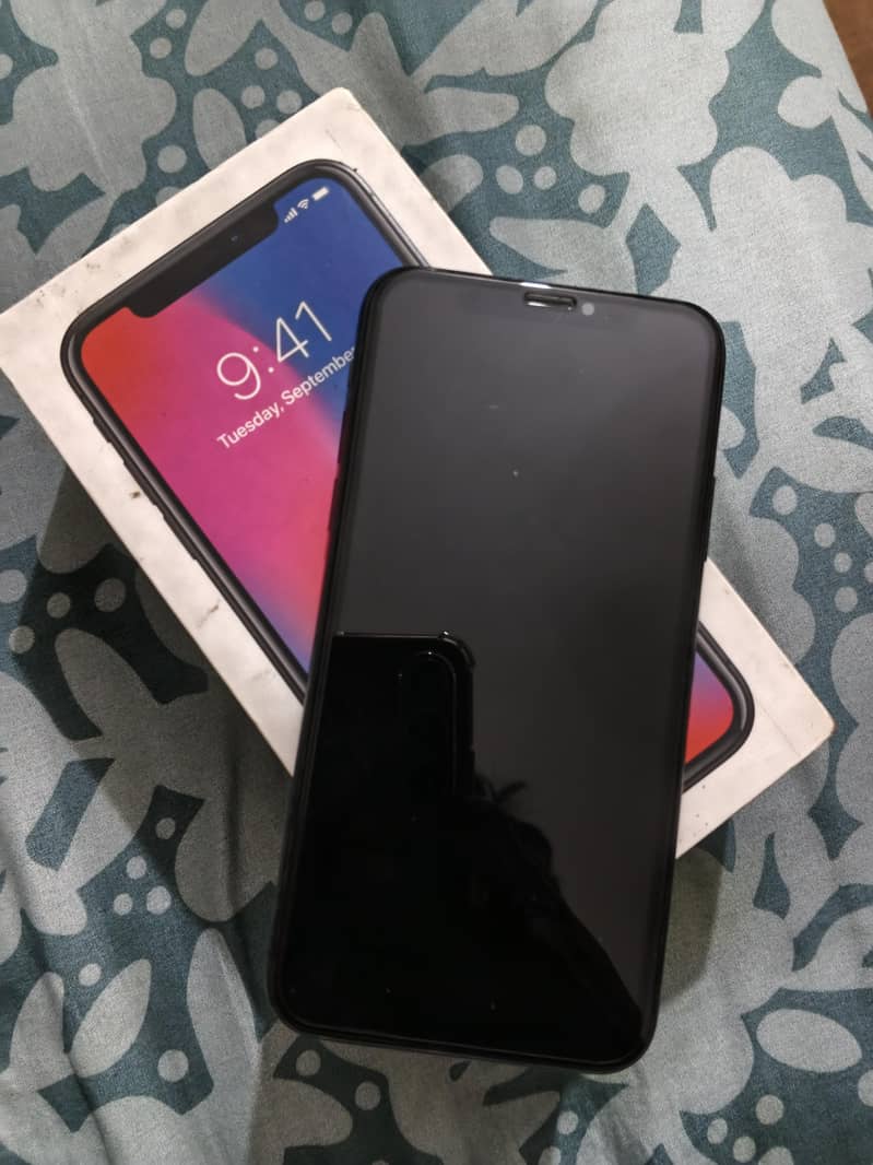 Apple iPhone X 0