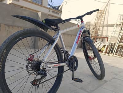 slightly used. leight weight aluminium cycle