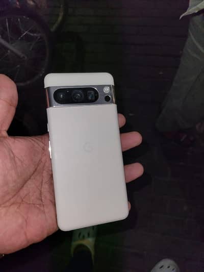 Google Pixel 8 Pro