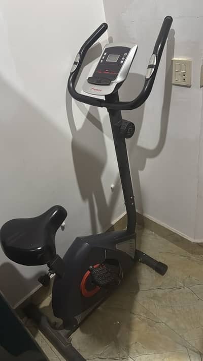 Exercise cycle almost new