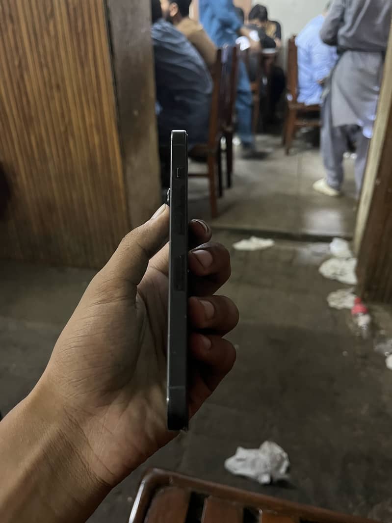 Apple iPhone 13 Pro 3