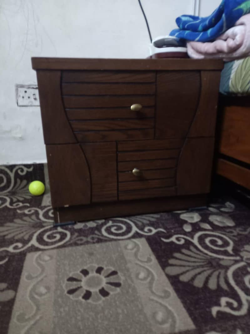 bedside table and dressing table 0