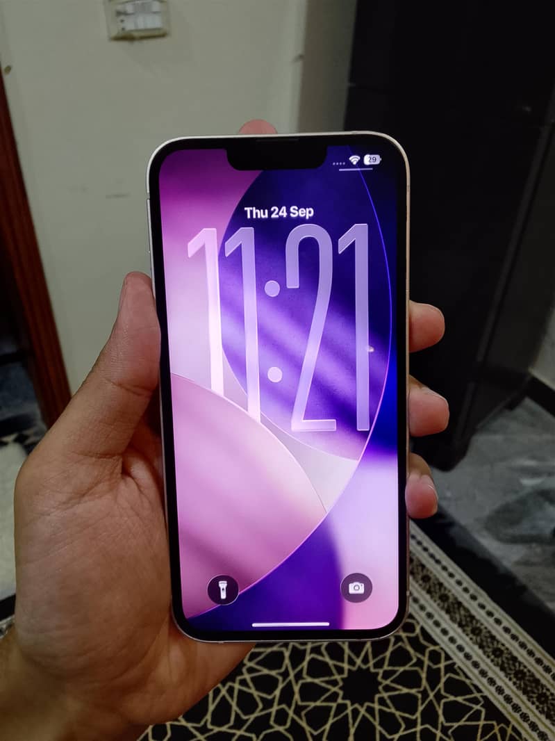 Apple iPhone 13 2