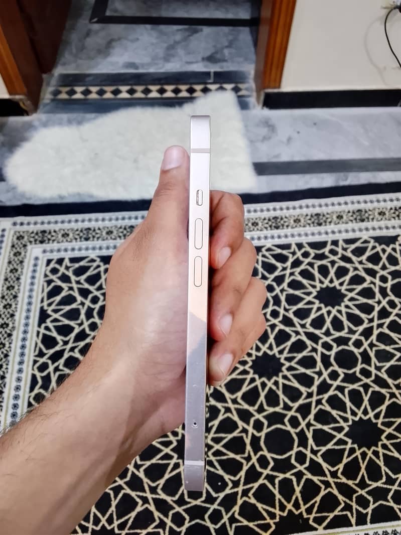 Apple iPhone 13 3
