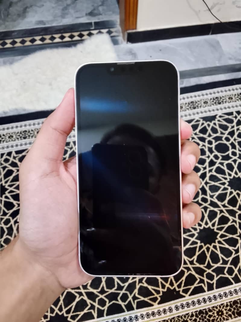 Apple iPhone 13 5