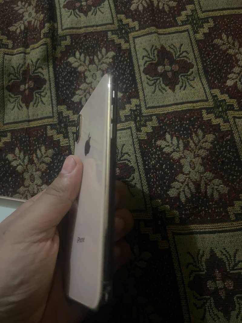 Apple iPhone XS 6