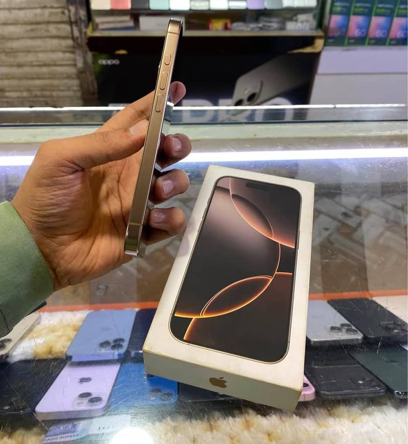 Apple iPhone 16 Pro 1