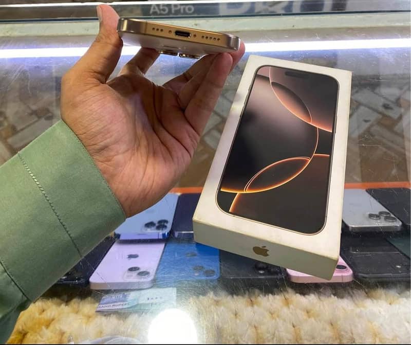 Apple iPhone 16 Pro 4