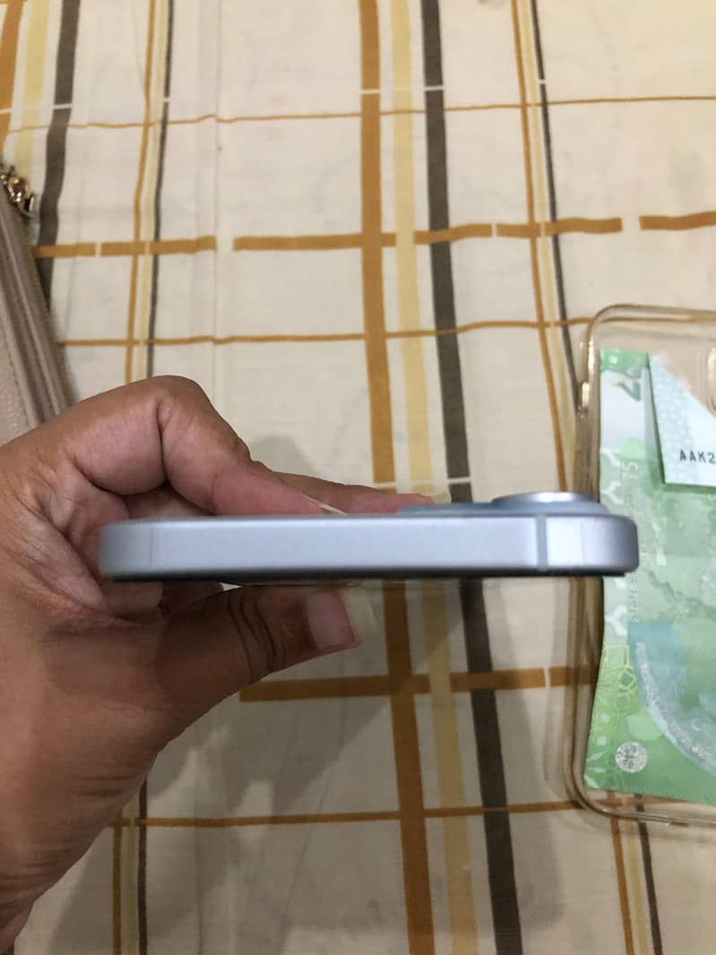 Apple iPhone 15 plus 3