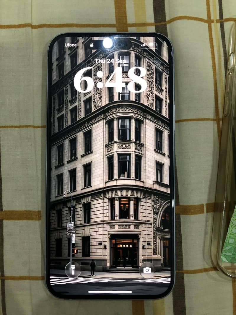 Apple iPhone 15 plus 4
