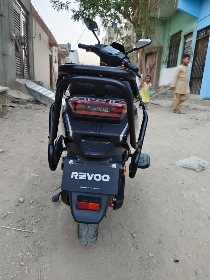 Revoo C35 1