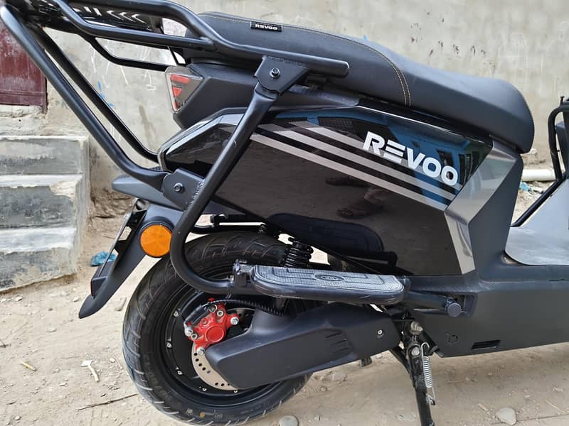 Revoo C35 4