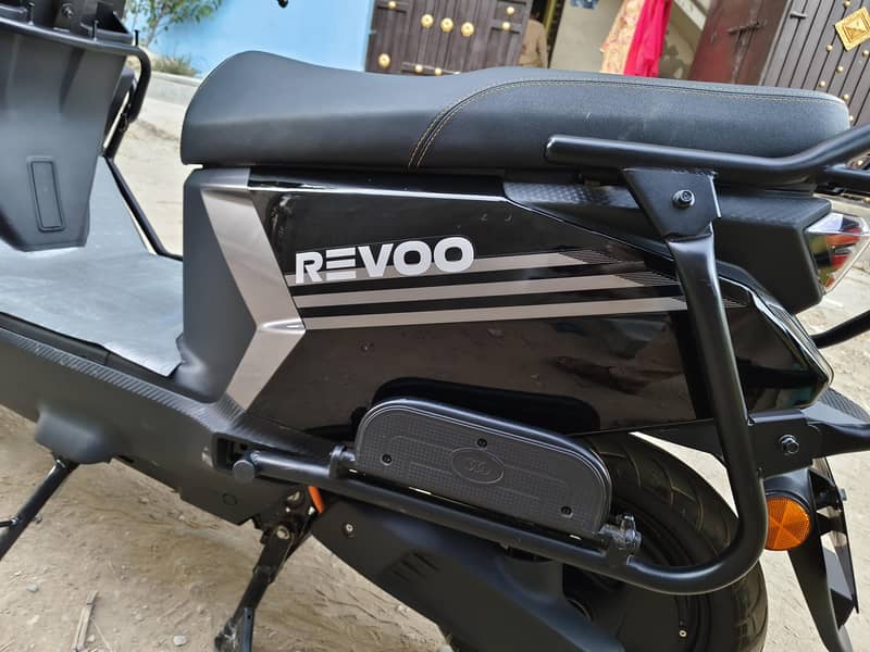 Revoo C35 13