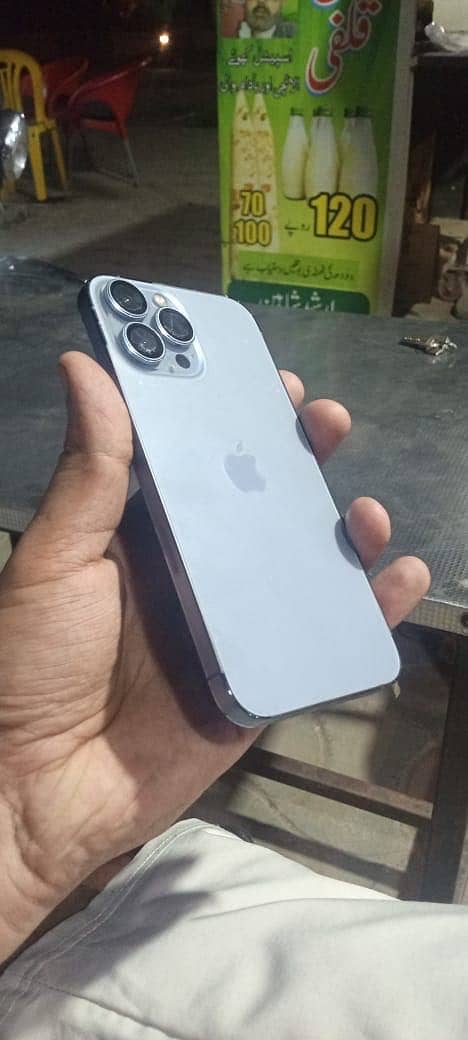 Apple iPhone 13 Pro Max 1