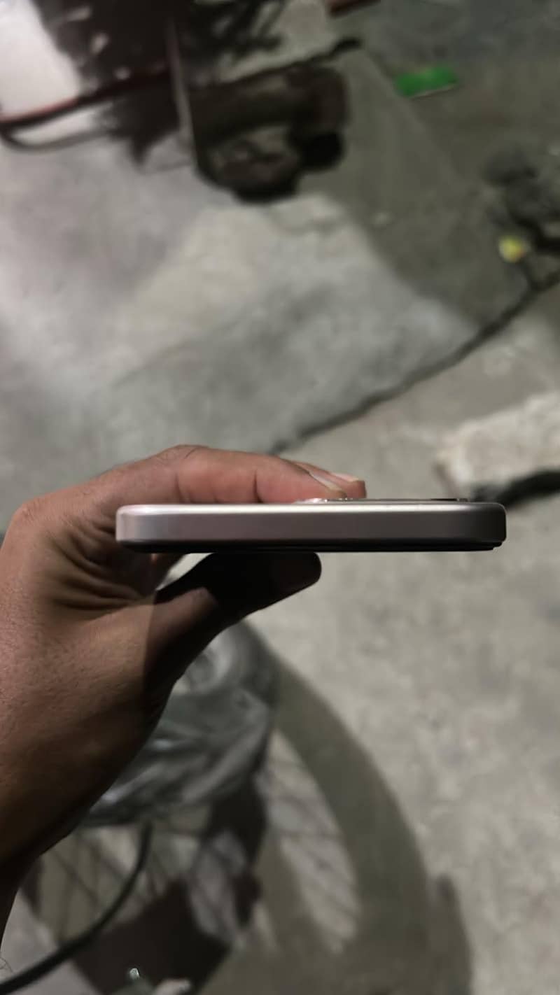 OPPO A6 4