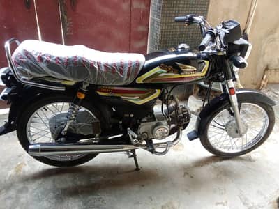 HONDYAS new bike hai 1.5 month hua liye huey mujhy