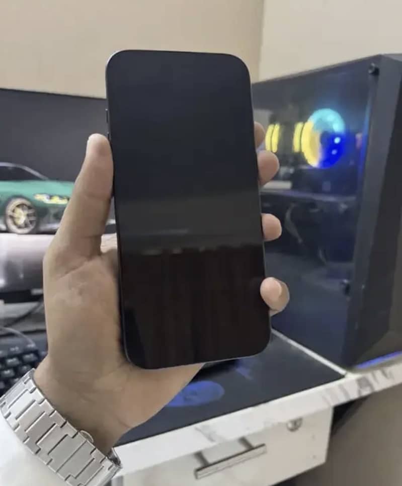 Apple iPhone 16 Pro Max 2
