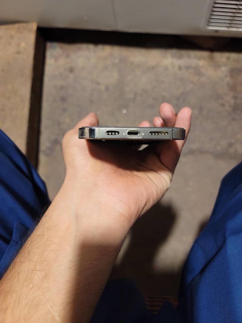Apple iPhone 14 Pro Max 1