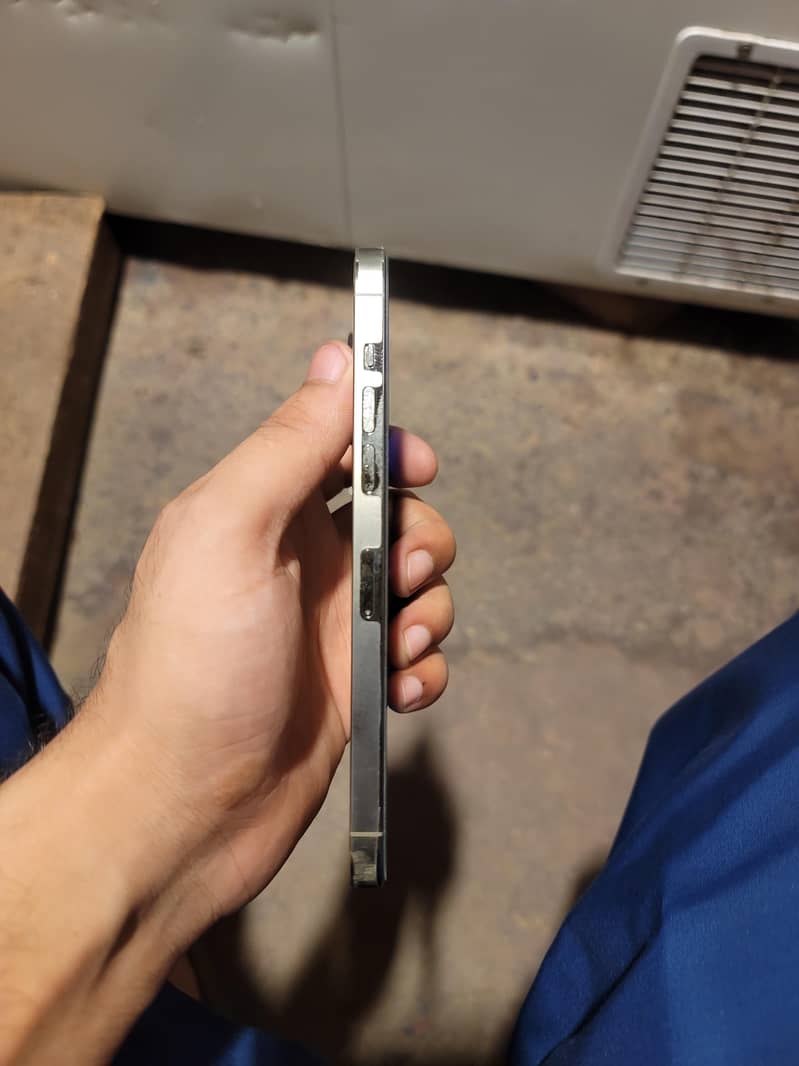 Apple iPhone 14 Pro Max 3