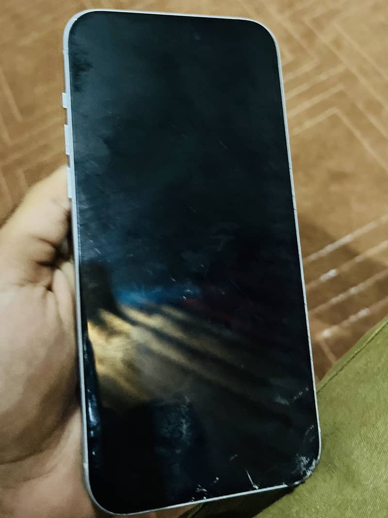 Iphone 15 plus 4