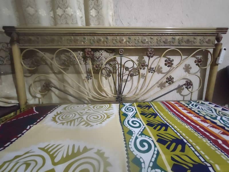 Iron Bed 0