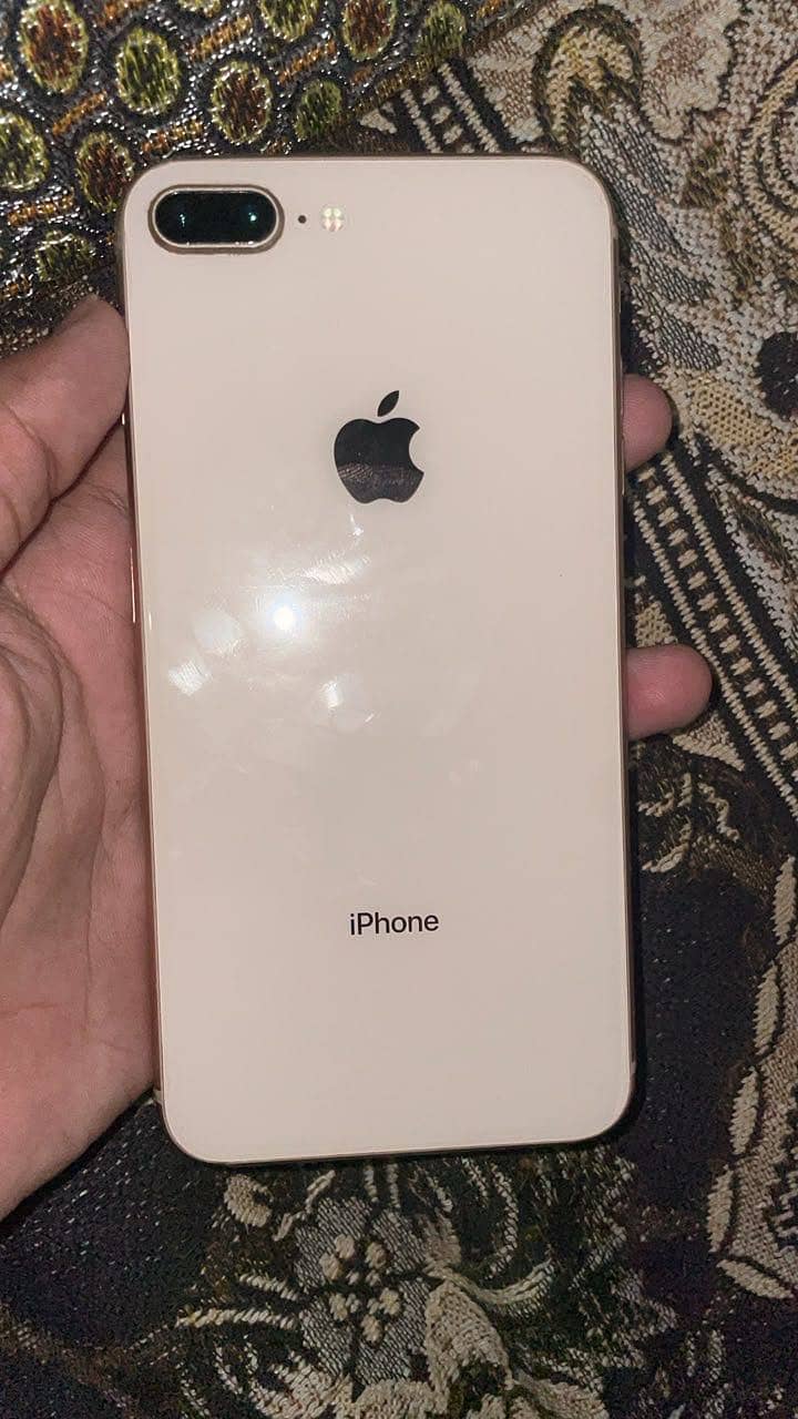 Apple iPhone 8 Plus 2