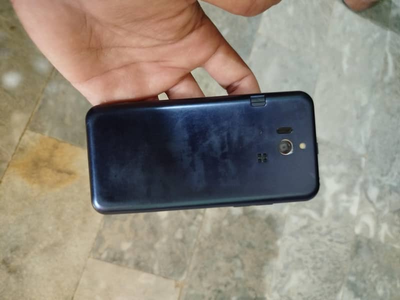 Sharp Aquos Crystal 0