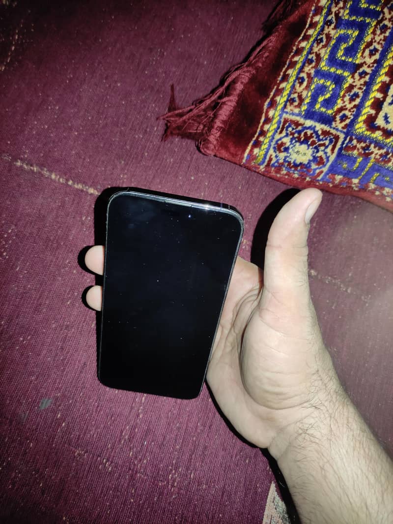 iPhone 14 pro max 4