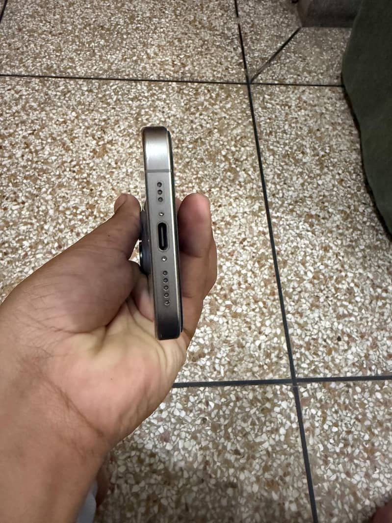 Apple iPhone 15 Pro 1