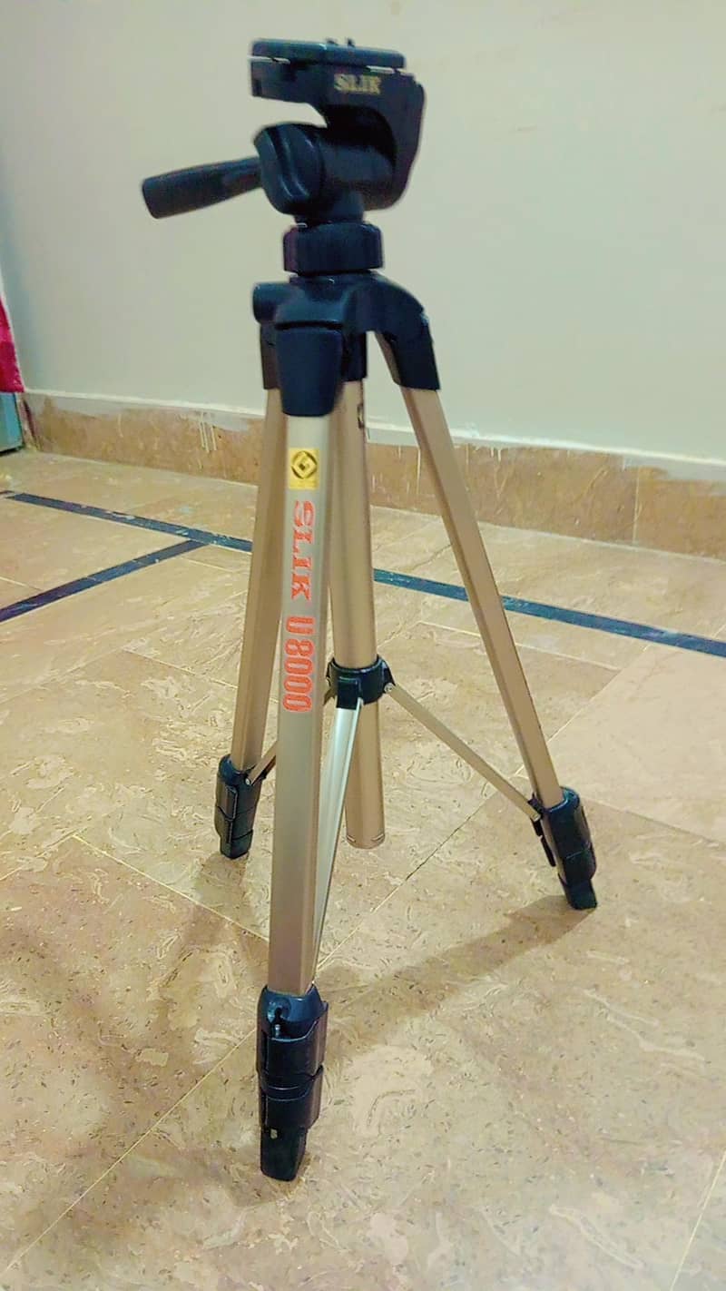 Tripod stand 0