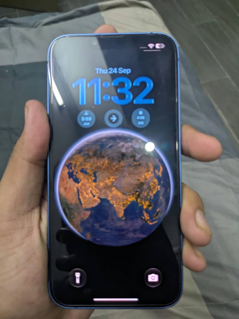 Apple iPhone 13 1
