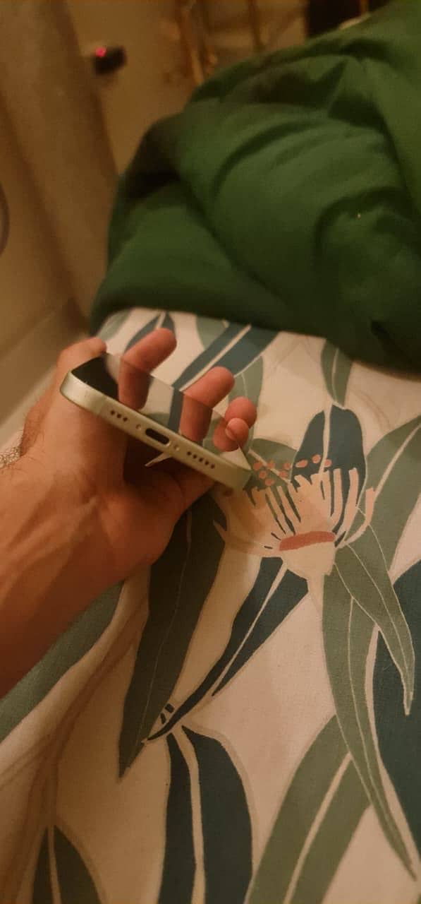 Apple iPhone 15 2