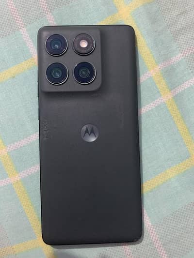 Motorola Edge 2025