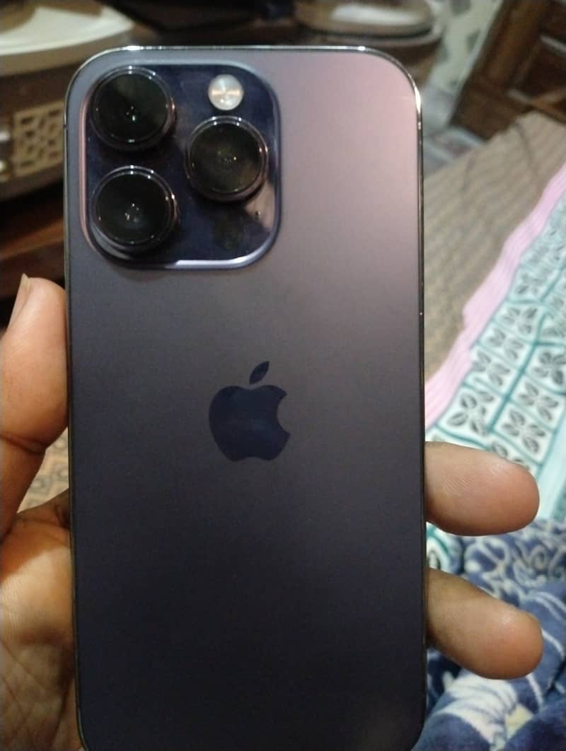 Apple iPhone 14 Pro 1