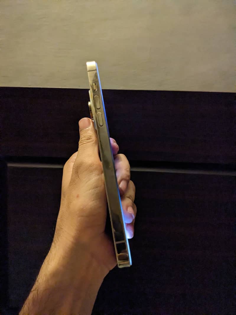 iPhone 14 pro max 2