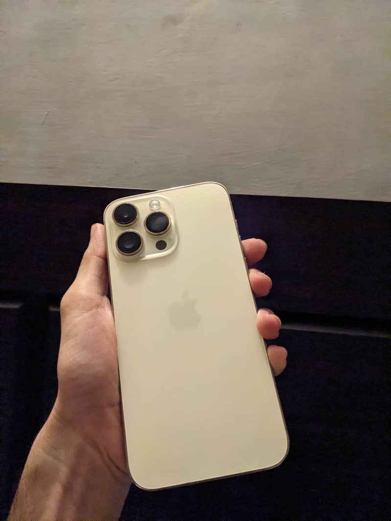 iPhone 14 pro max 4