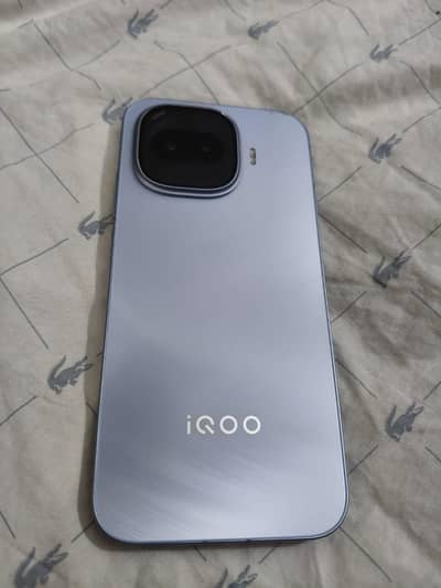 iqoo z11 turbo-Extreme Gaming 120 fps-200 MP camera