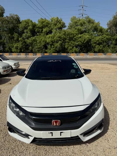 Honda Civic 2017 – White | Sunroof | Full Option