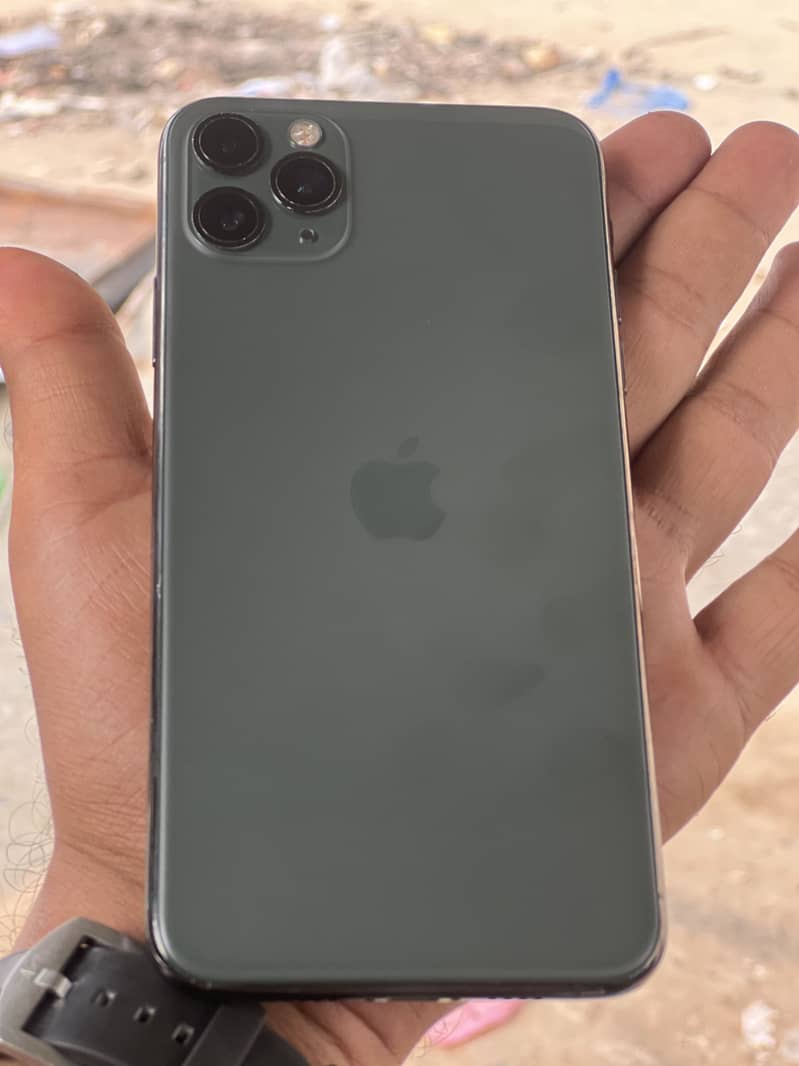 Apple iPhone 11 Pro Max 4