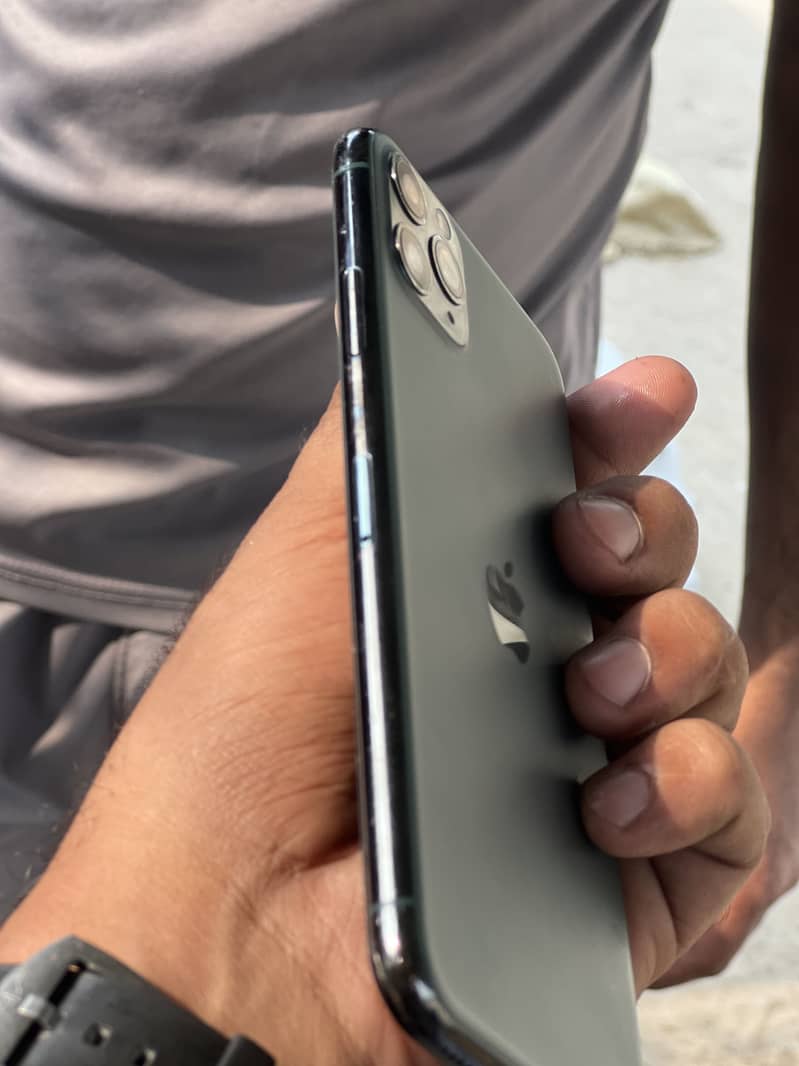 Apple iPhone 11 Pro Max 5