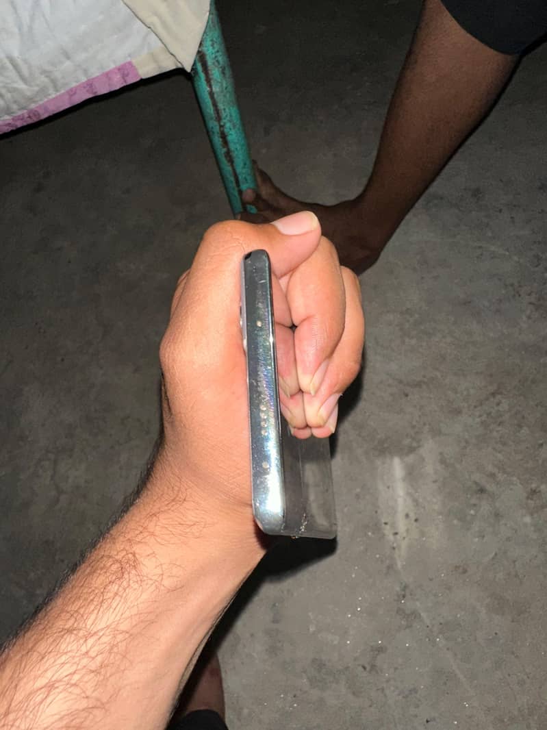 Tecno CAMON 40 Pro 4