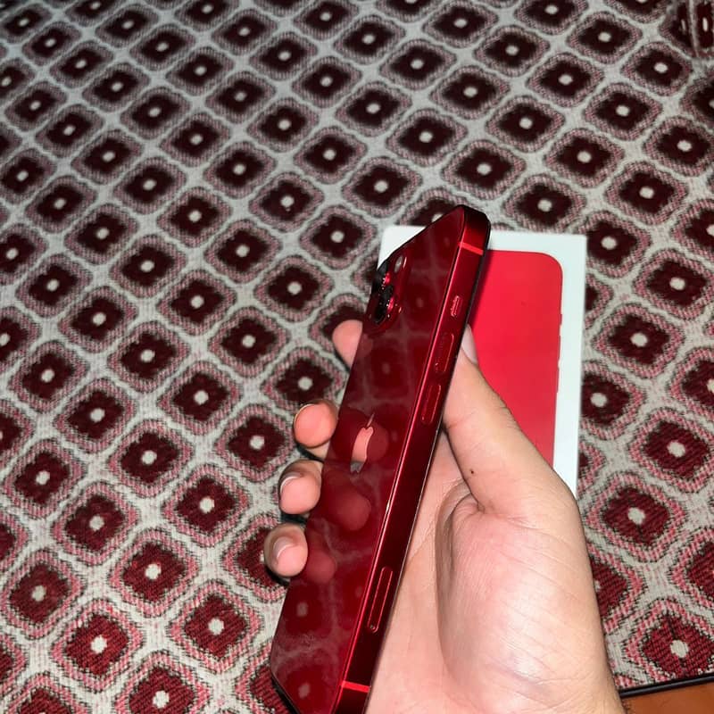 Apple iPhone 13 2