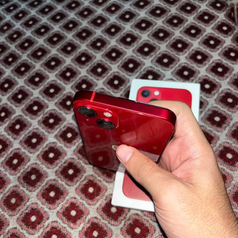Apple iPhone 13 6