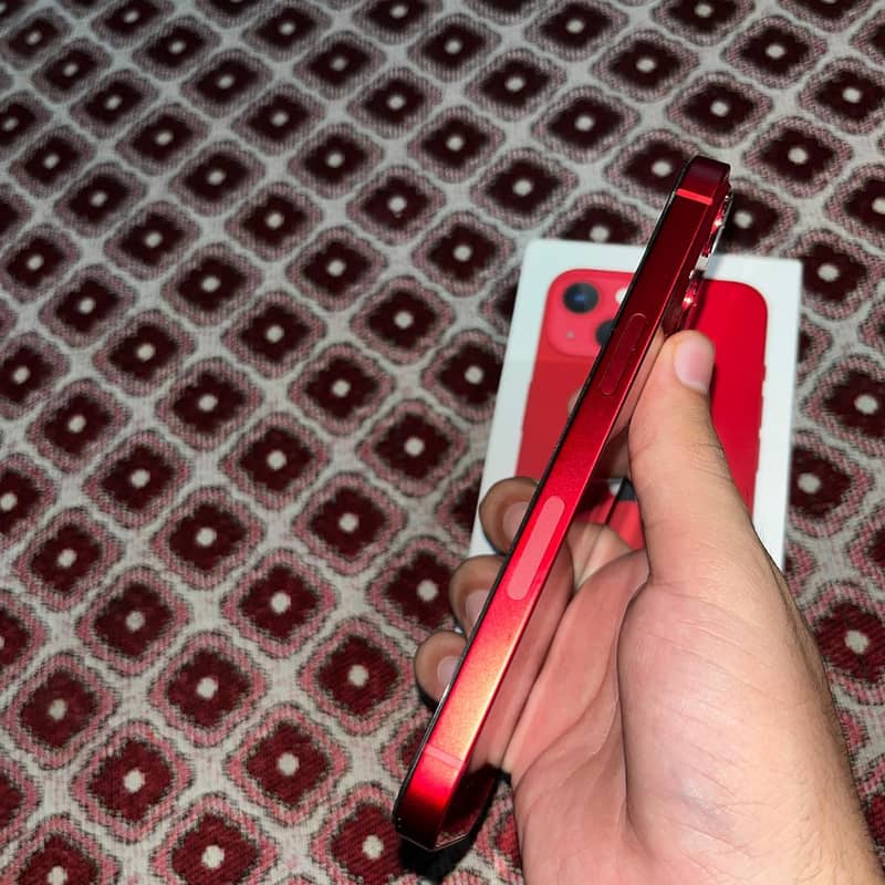 Apple iPhone 13 7