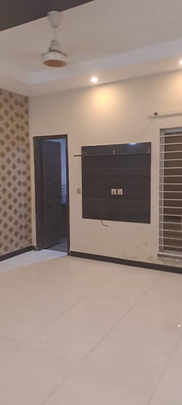 08 Marla house for Rent Available for Rent