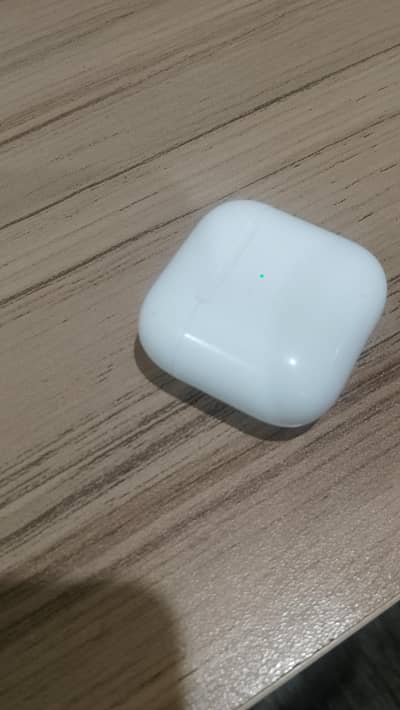 Apple air buds 2nd gen good condition 12 hour battery